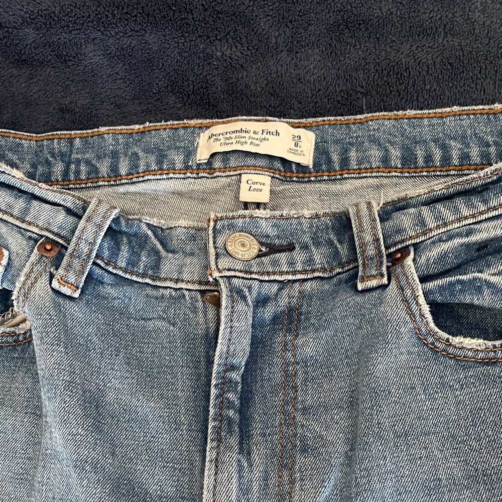 Abercrombie & Fitch Women’s Light Blue 90’s Slim Straight Ultra High Rise Jeans